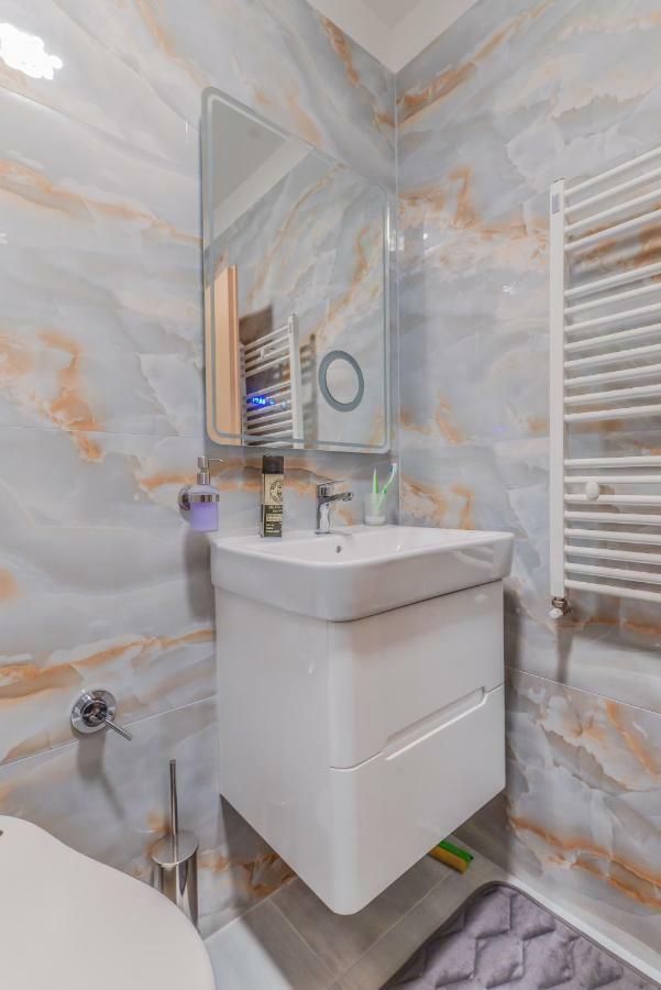 The Spot - Fully Equipped, Central, Modern Studio By Flat Mаnager Szófia Kültér fotó